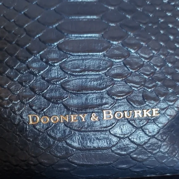 Dooney & Bourke Croc Embossed Flynn - Picture 4 of 17